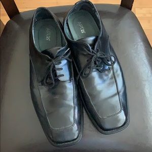 Dress shoes